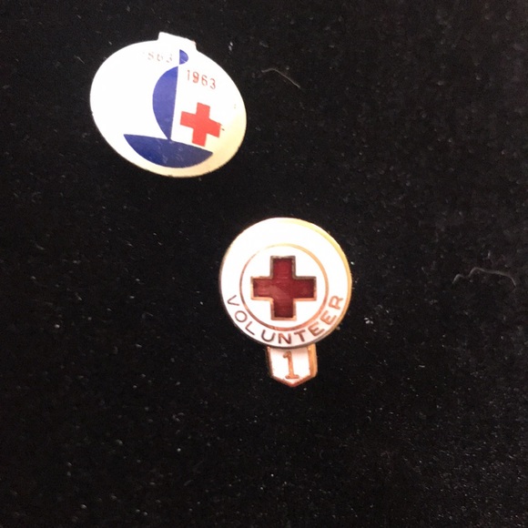 3/$15 ⭐️ Vintage Red Cross pins 100 year anniversary and volunteer - Picture 3 of 5